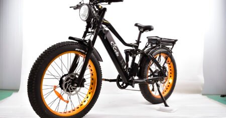 Bicicleta elétrica super potente com dois motores de 750W vem equipada com componentes premium e custa mais que uma moto 160cc