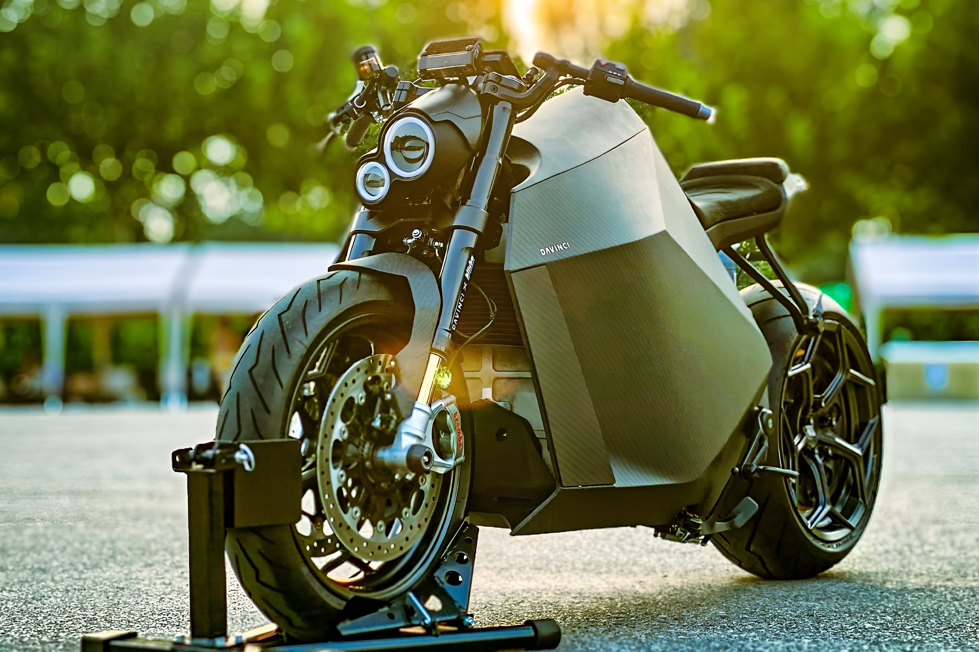 Moto elétrica no estilo Exterminador do Futuro vai de 0 a 100 quilômetros por hora em apenas 3 segundos e atinge uma velocidade máxima de 200 Km h