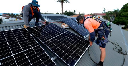 O que acontece se cair um raio no meu conjunto de placas de energia solar?