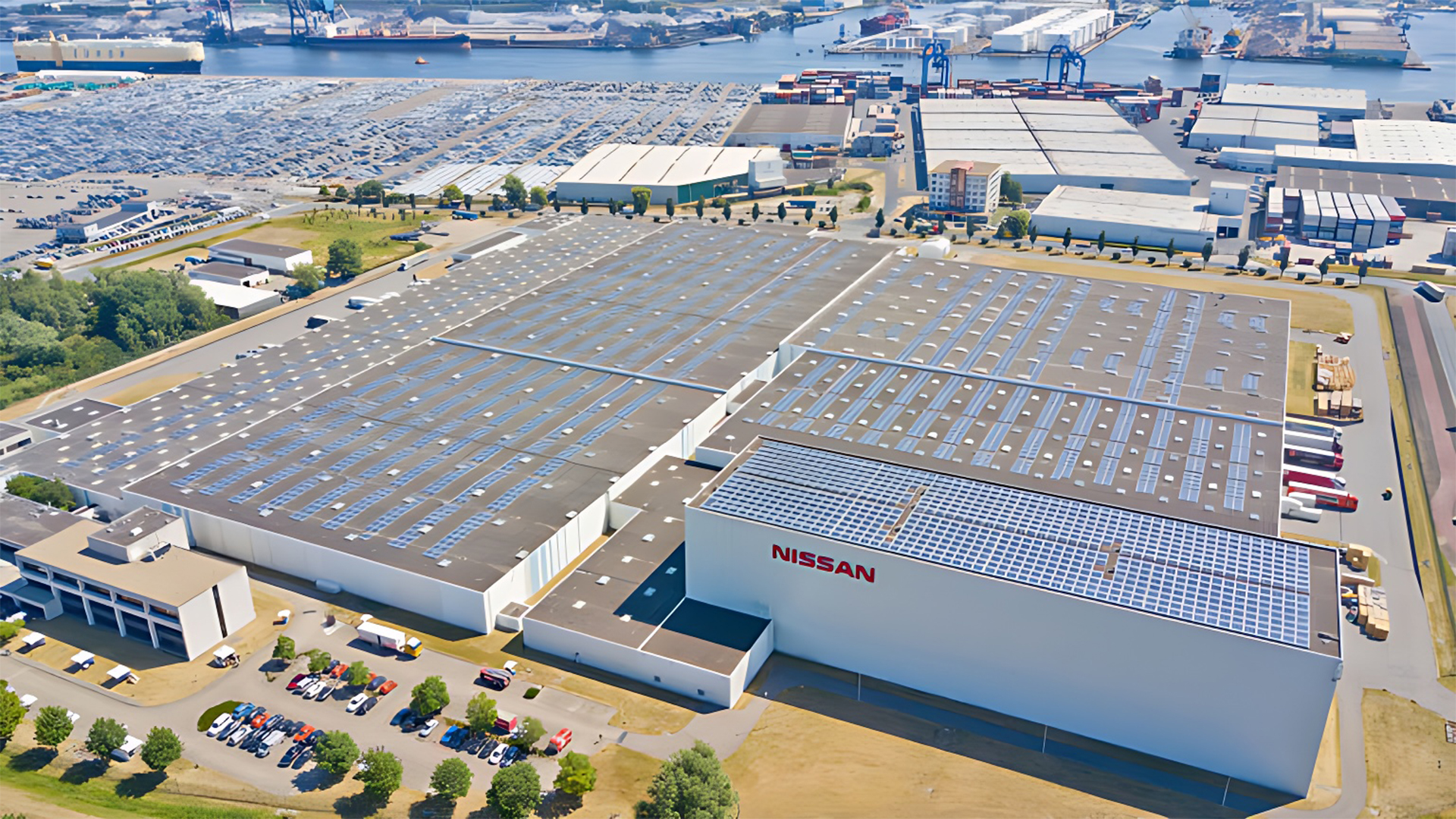 Nissan Motor Parts Center constrói o maior telhado solar do mundo capaz de gerar eletricidade para quase 1000 residências