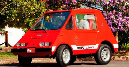 O primeiro carro elétrico a rodar no Brasil foi fabricado aqui mesmo por um brasileiro há quase 50 anos