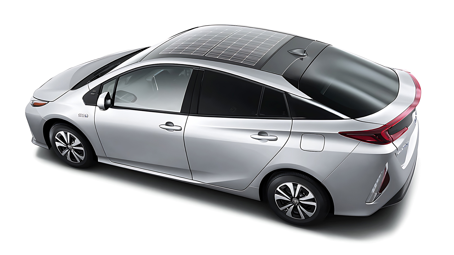 Toyota Prius Híbrido montadora afirma que veículo utiliza radiação solar coletada por painel fotovoltaico e fornecer autonomia de até 1250 Km