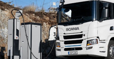 Scania e Northvolt apresentam bateria revolucionária para caminhões elétricos com vida útil de 1,5 milhão de Km