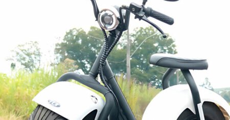 Scooter elétrica brasileira que não precisa de CNH tem velocidade máxima de 45 Km/h e 55 Km de autonomia