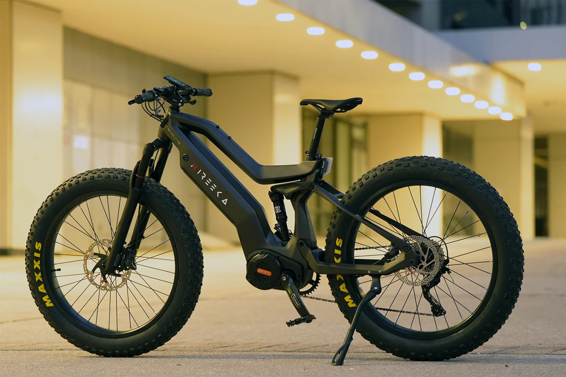 Bicicleta elétrica robusta da Nireeka apresenta 84 km de autonomia e atinge 60 km h de velocidade