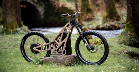 Empresa belga cria bicicleta elétrica Off-Road que pode rodar à 60 km/h e possui até 80 km de autonomia