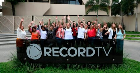 Record TV abre vagas para pessoas com e sem experiência em São Paulo, inclusive para estudantes