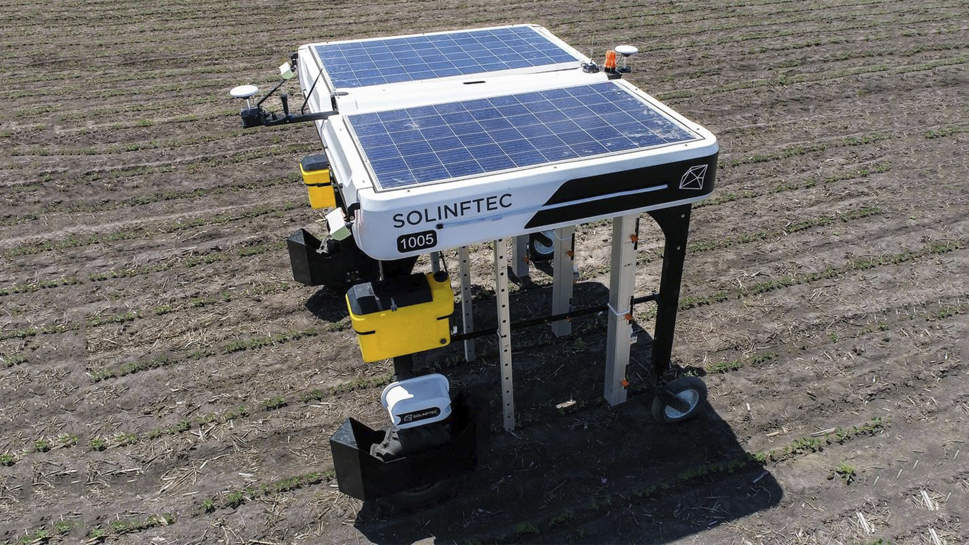 Empresa brasileira cria robô movido a energia solar com inteligência artificial para auxiliar na agricultura em larga escala