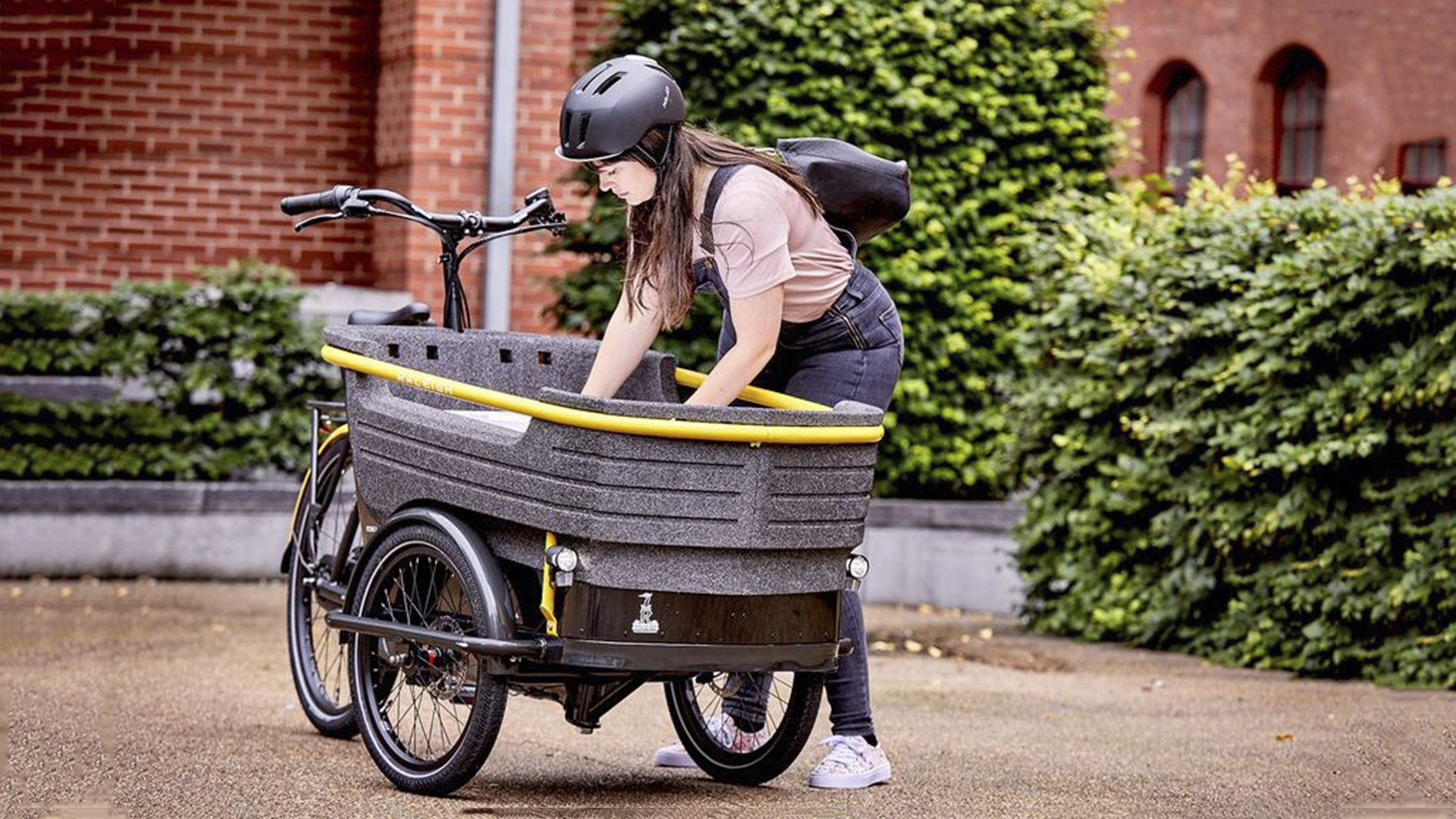Empresa revela Triciclo Elétrico capaz de levar 5 pessoas com uma autonomia de até 65 km