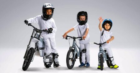 Empresa sueca Cake revela kit infantil e inclui até uma pequena moto elétrica off-road que custa mais de R$ 17 mil