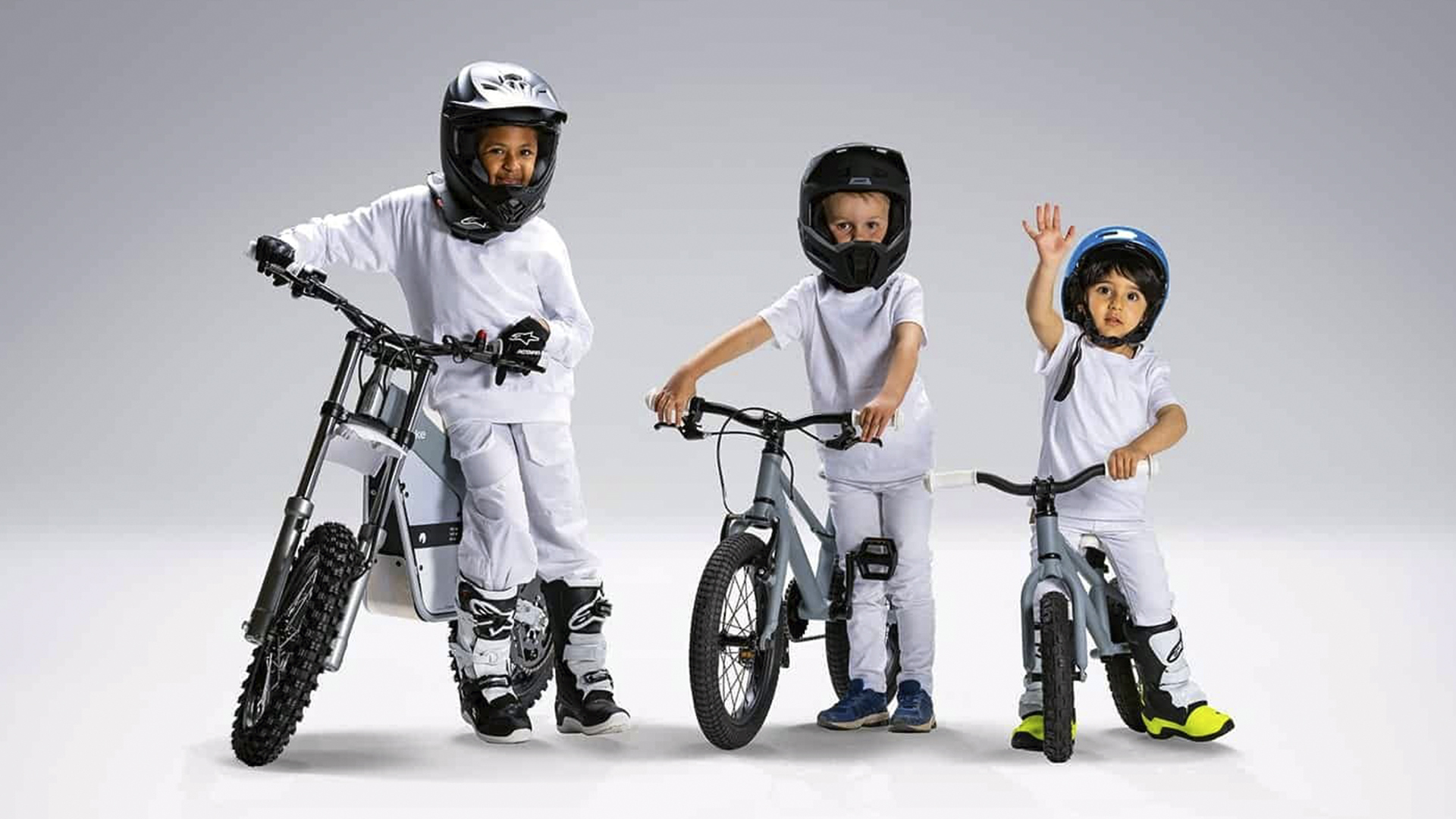 Empresa sueca Cake revela kit infantil e inclui até uma pequena moto elétrica off-road que custa mais de R$ 17 mil