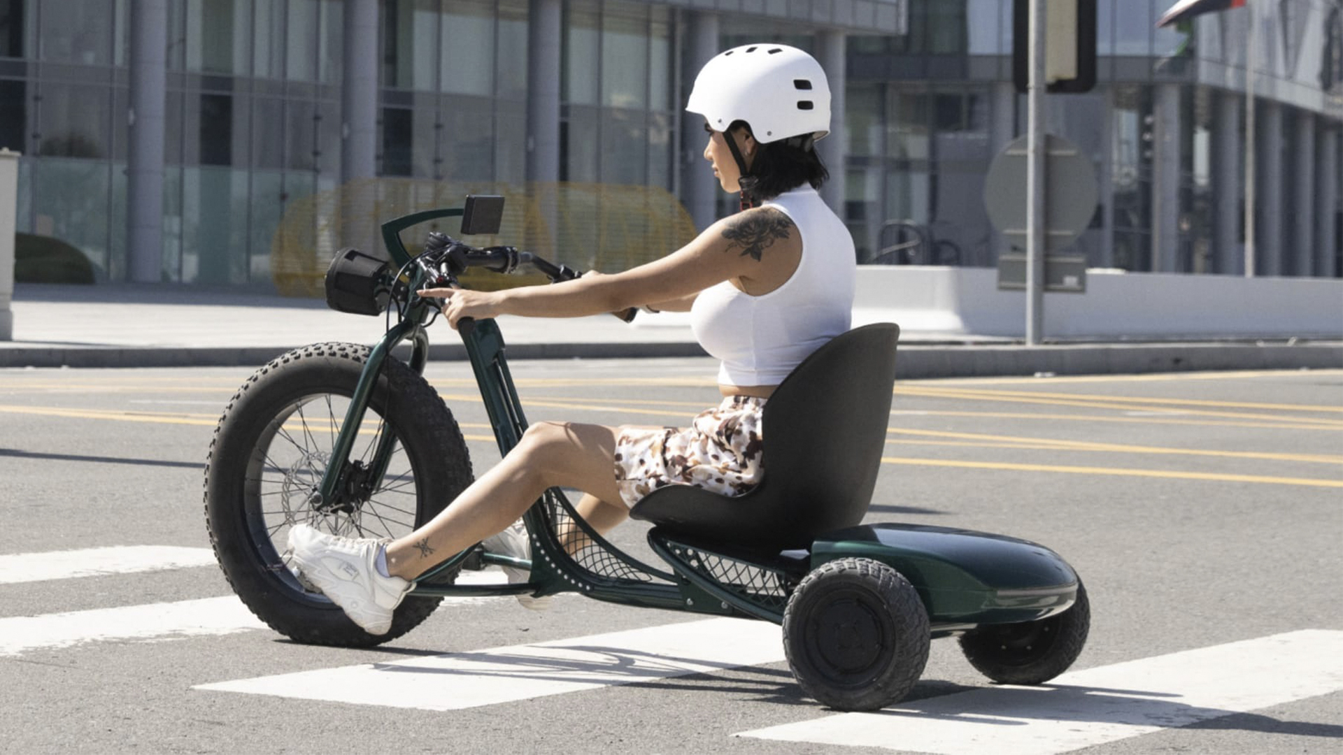 Vook E-Trike é um híbrido de bicicleta, triciclo e kart com até 65 km-h de velocidade máxima