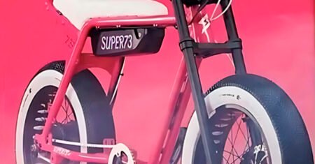 Empresa cria Bicicleta Elétrica inspirada na Barbie por causa do sucesso do filme