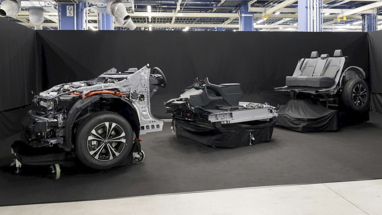 Toyota mira futuro elétrico com robôs de logística e fundição giga na nova linha de produção