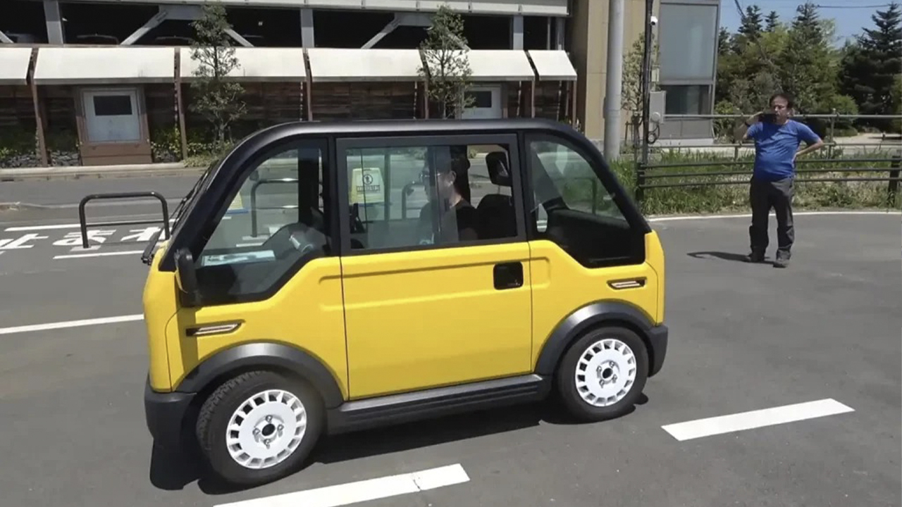 Esse carro elétrico para pessoas que gostam de dirigir sozinhas tem preço de banana, promete rodar na cidade a cerca 60 km h e possui até ar condicionado