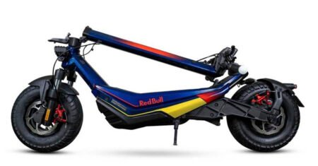 Patinete elétrico da Red Bull alcança até 25 km/h, graças a um motor de 500W, tem autonomia de 60 km e possui quatro marchas para facilitar a condução