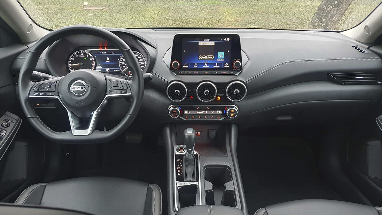 Interior Nissan Sentra 2024