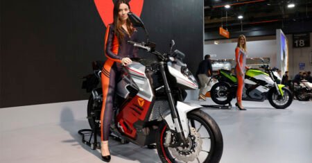 Yadea Kemper, moto elétrica que vai de 0 a 100 km/h em 4,9 segundos, promete recarga rápida e desempenho de moto de 800 cc