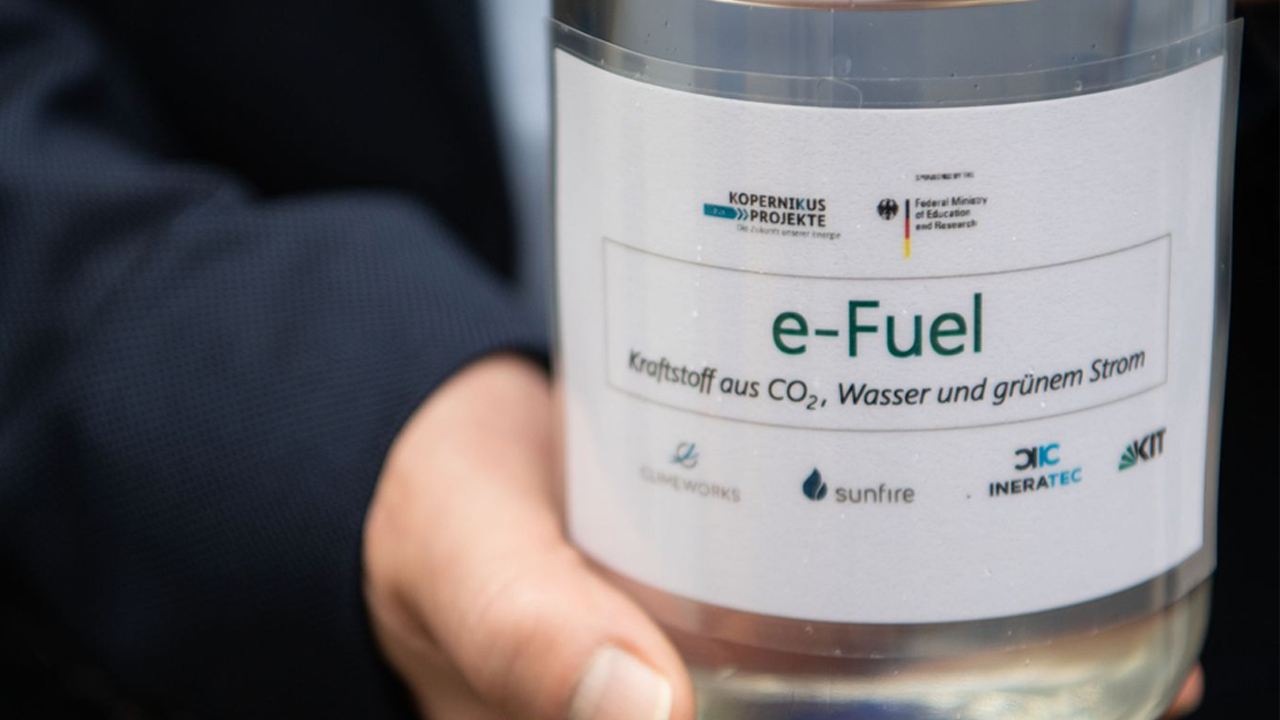 E-fuel; O combustível do futuro proposto pelo Governo Lula, neutraliza o carbono emitido durante a queima