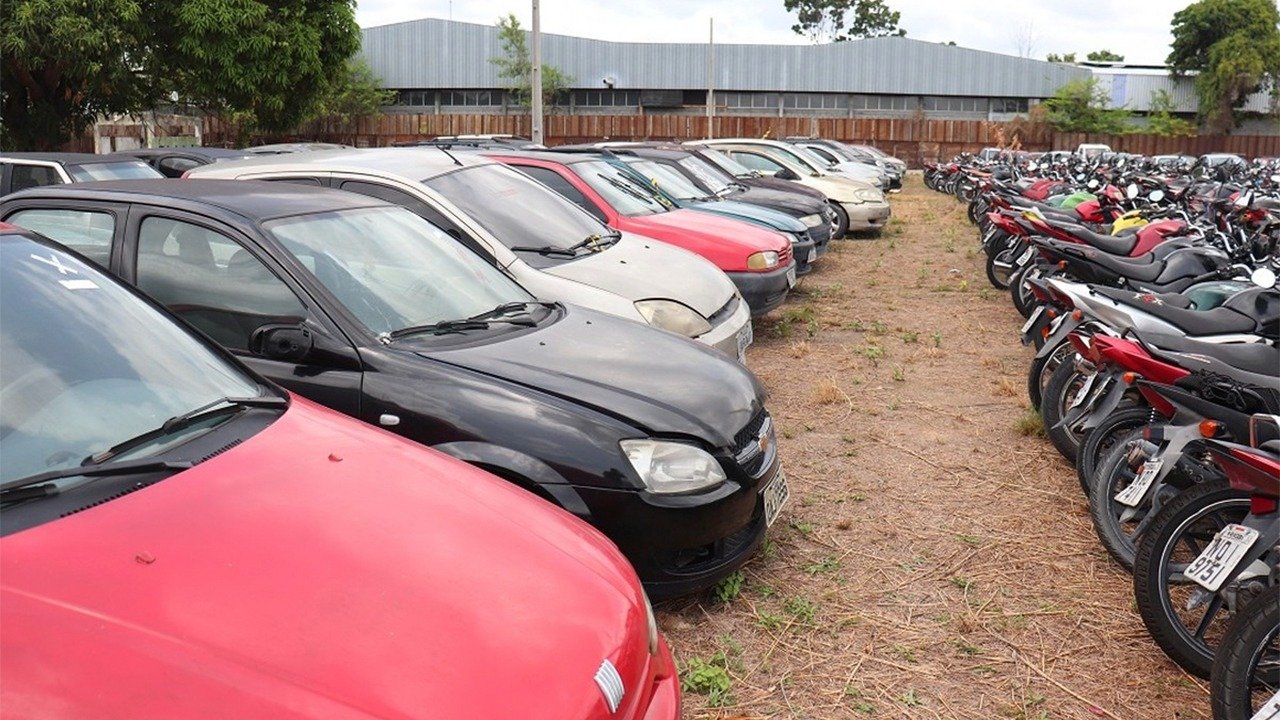 Leilão de carros do DETRAN