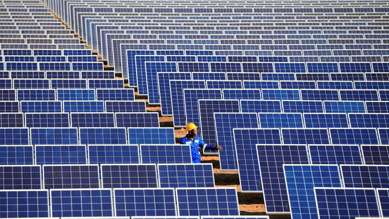 Energia solar na China; País instalou mais painéis solares em 2023 do que qualquer outro na história, EUA ficou para trás