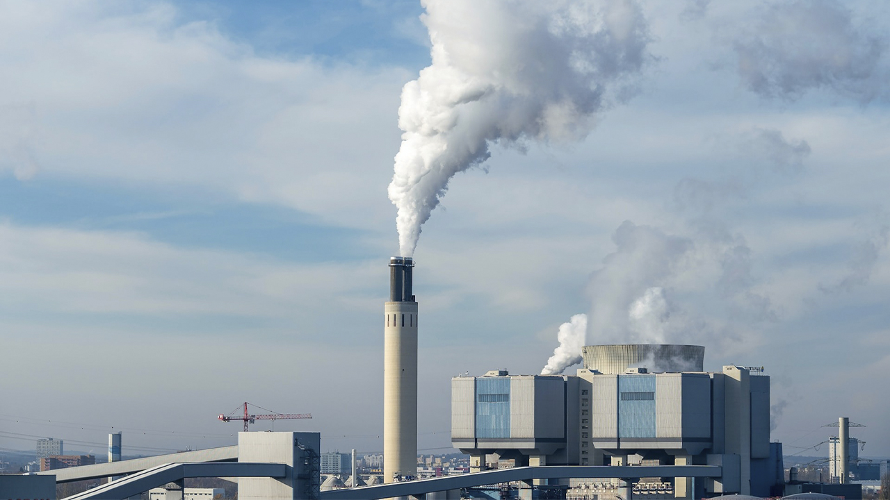 Emissões de CO2 relacionadas à geração de energia batem recorde em 2023