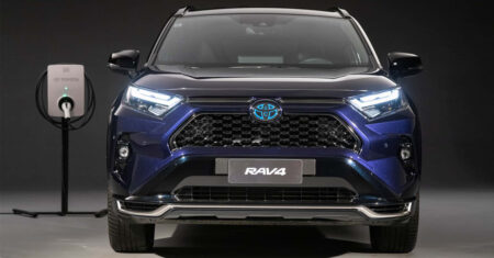 RAV4 Plug-in Hybrid chega ao Brasil: Modelo da Toyota pode fazer até 35 km/l e vai de 0 a 100 km/h em 6 segundos