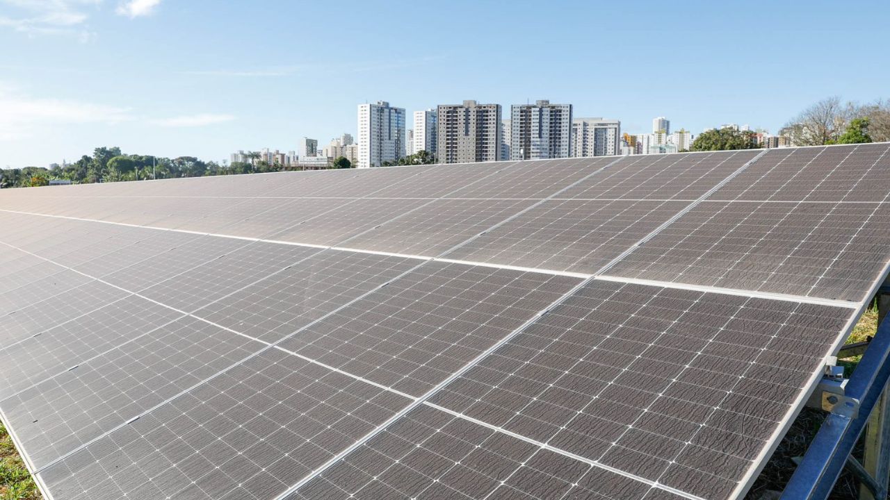 GDF revoluciona com primeira usina fotovoltaica pública do Distrito Federal