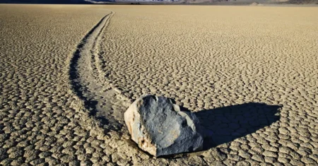 As pedras deslizantes do Death Valley: Desvendando décadas de mistério científico