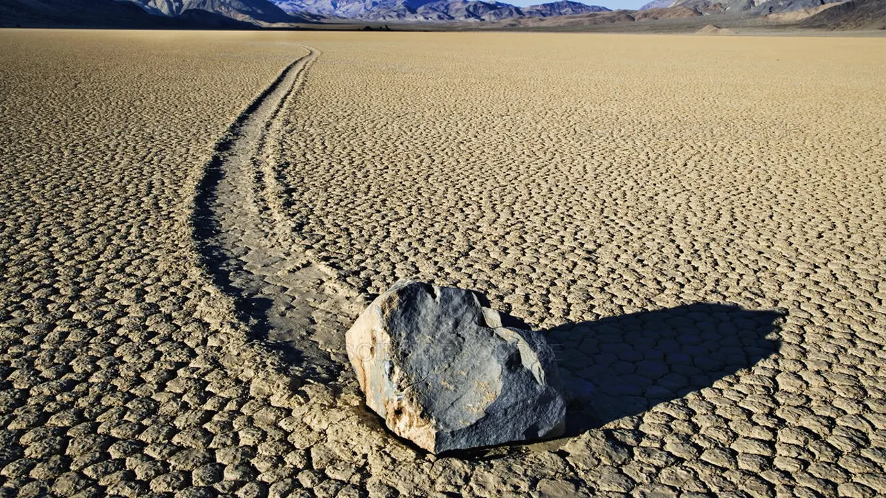 As pedras deslizantes do Death Valley: Desvendando décadas de mistério científico 1 Pedras Deslizantes do Death Valley